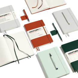 Notebook A5 Softcover Fox Red ryhmässä Paperit ja Lehtiöt / Kirjoitus ja muistiinpanot / Muistikirjat @ Pen Store (129442_r)
